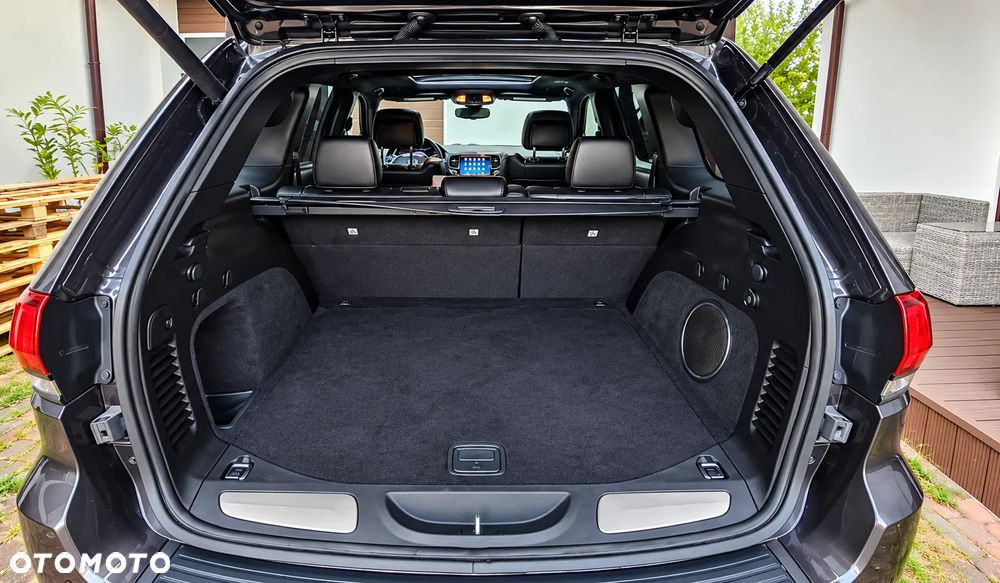 Jeep Grand Cherokee - 22