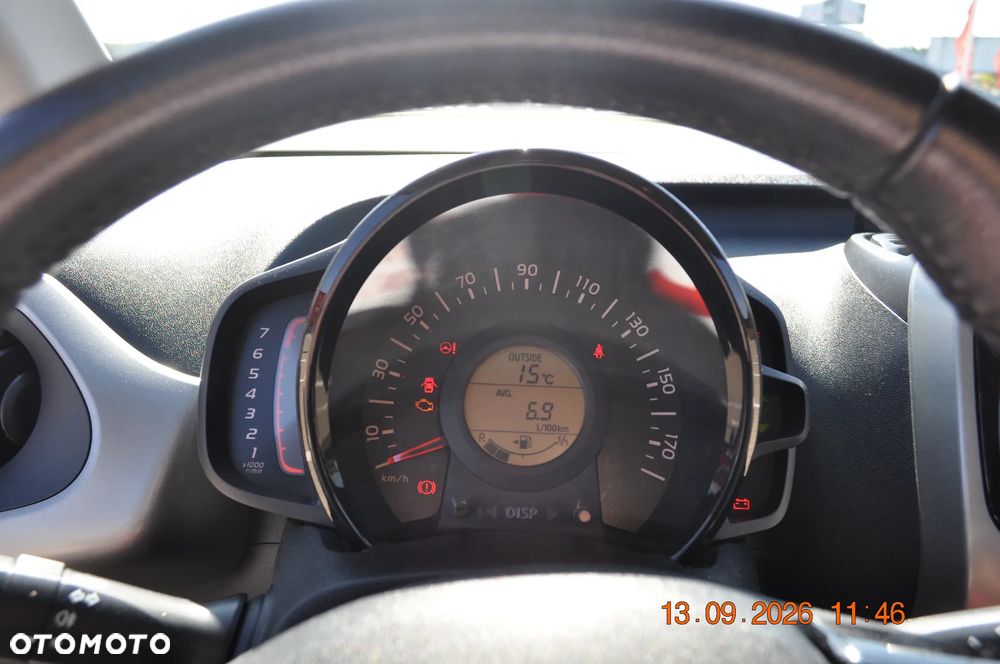 Toyota Aygo x-play touch - 26