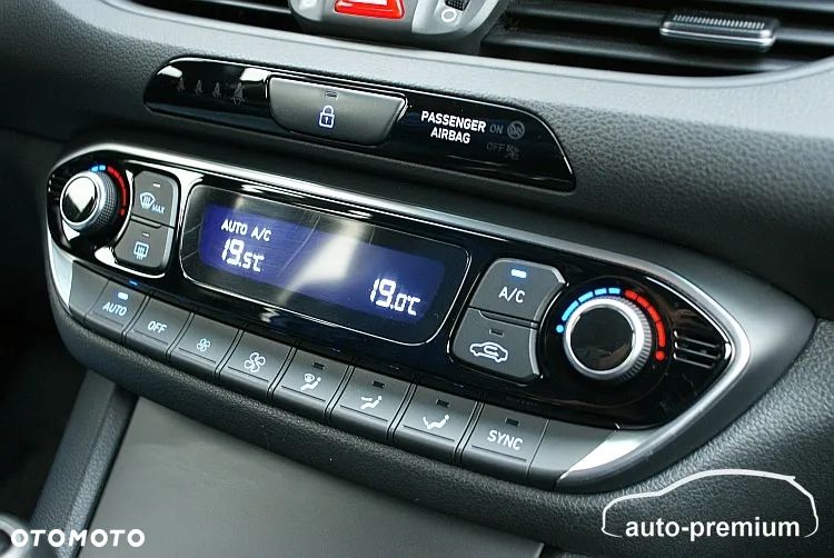 Hyundai i30 Kombi 1.6 CRDI Family+ - 18