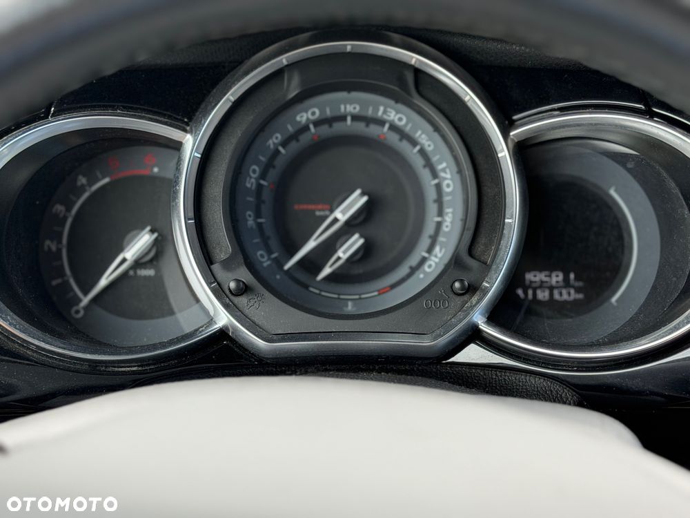 Citroën DS3 1.6 HDi SoChic - 23