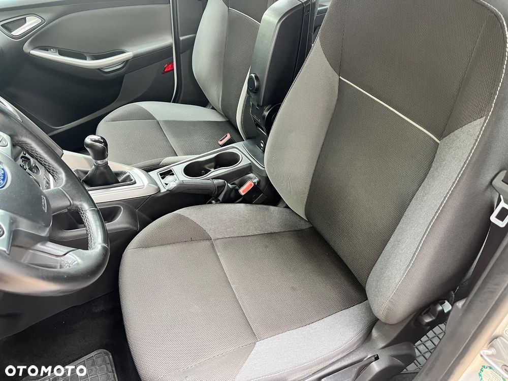 Ford Focus 1.6 Trend - 21