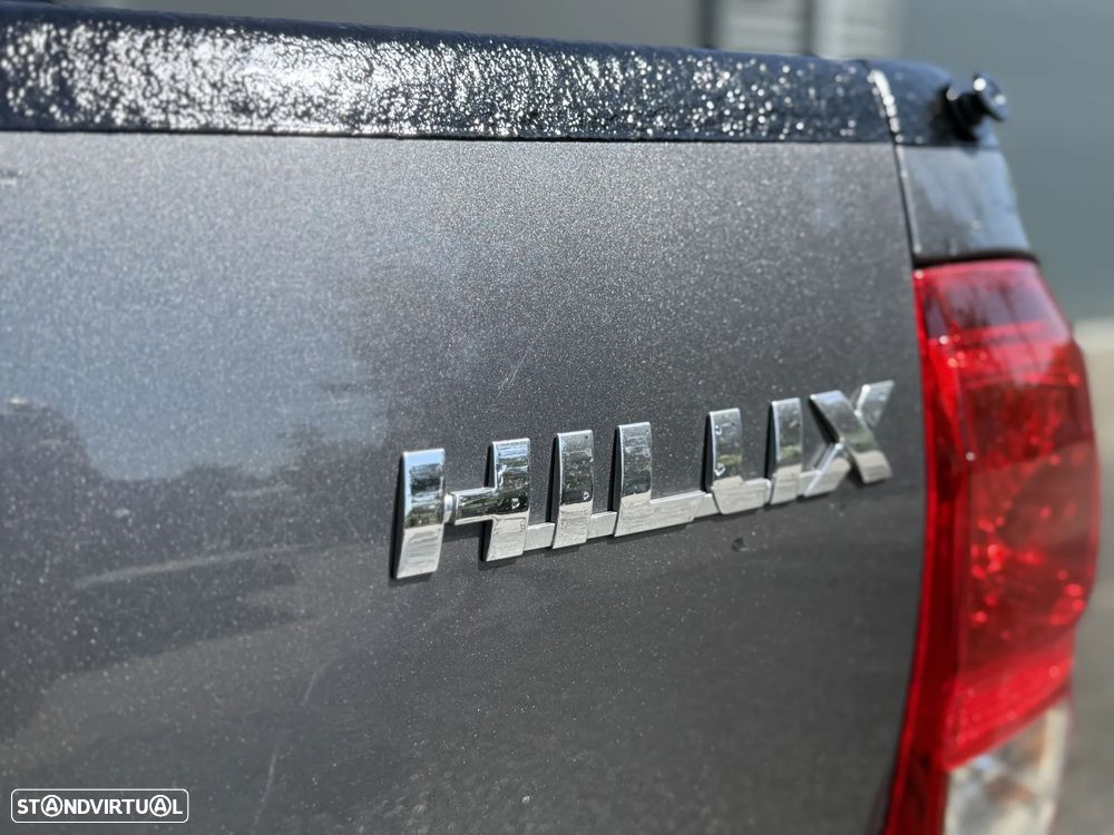 Toyota Hilux 2.4 D-4D 4WD CD Premium Edition - 24