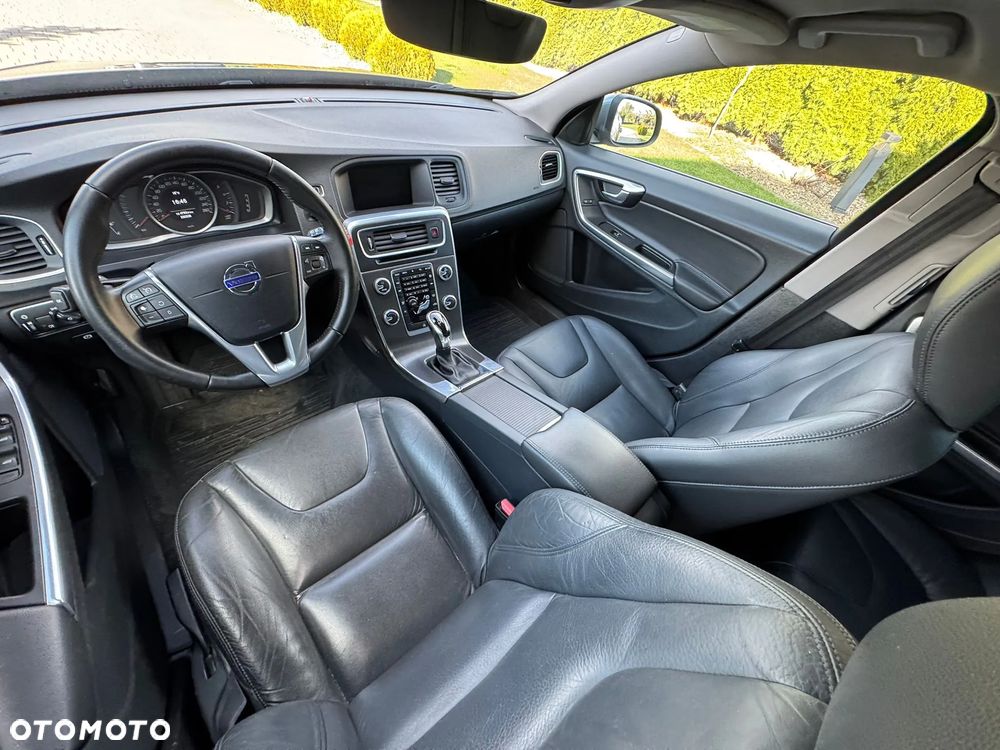 Volvo V60 D2 Geartronic Momentum - 15