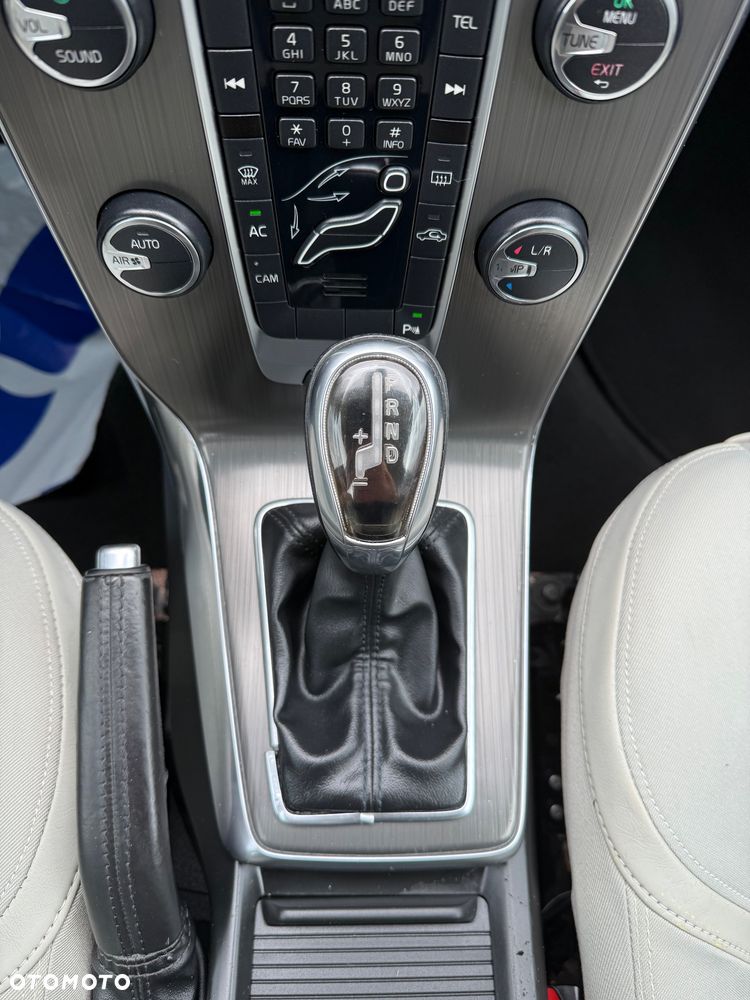 Volvo V40 D3 Geartronic Momentum - 30