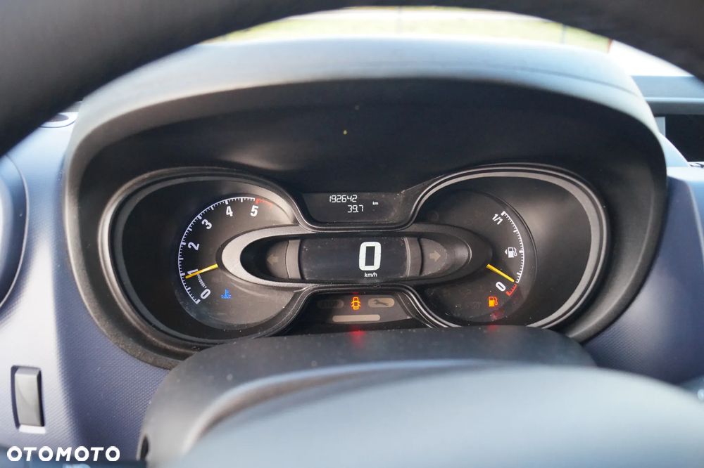 Opel Vivaro - 11