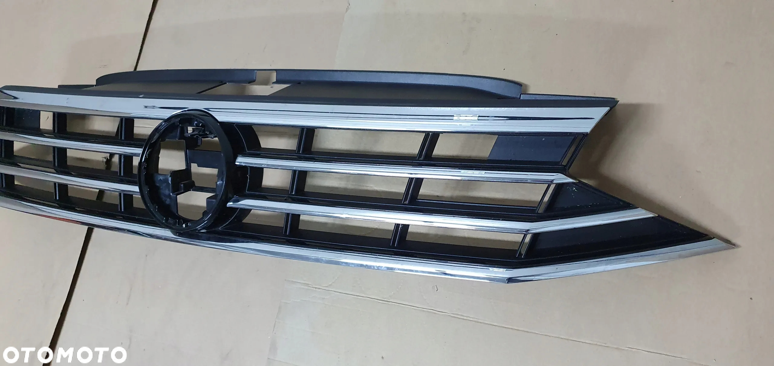 ATRAPA GRILL VW PASSAT B8 LIFT 3G0853651 - 3