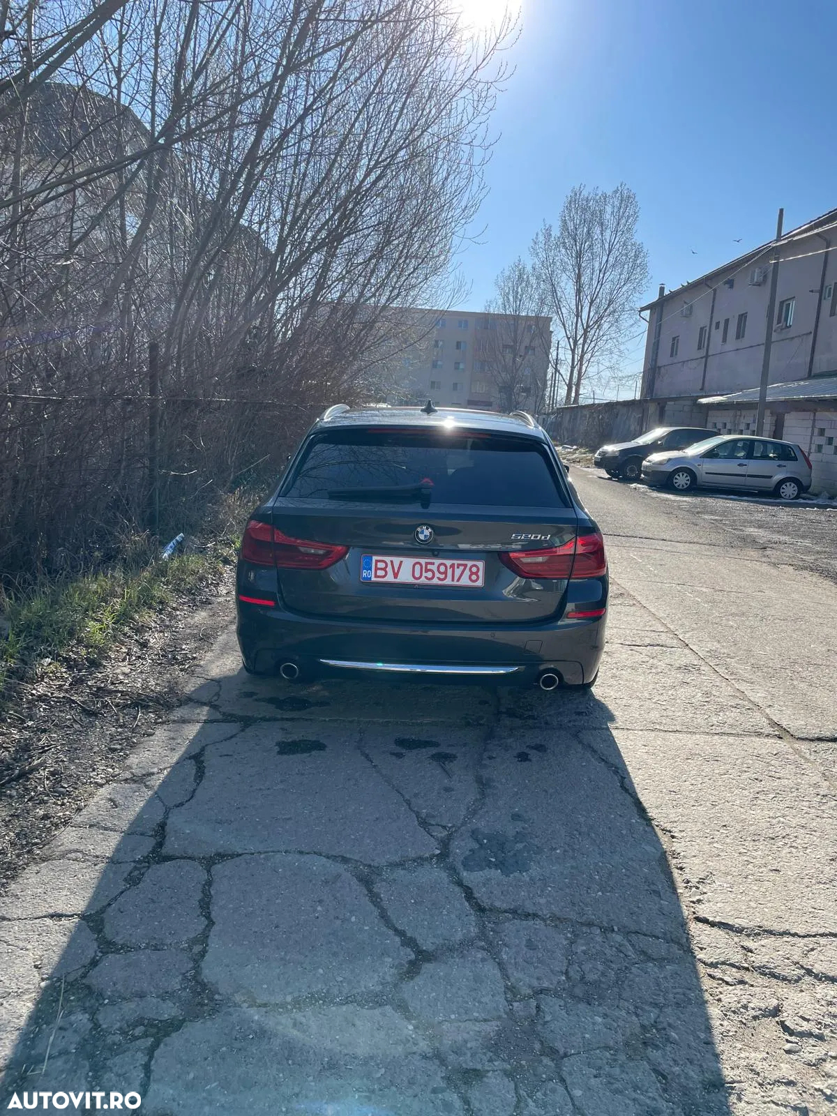 BMW Seria 5 520d Aut. Luxury Line - 2