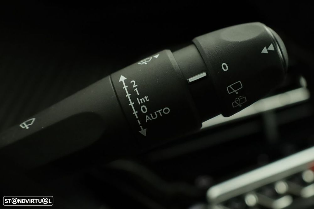 Peugeot 2008 1.2 PureTech Allure - 18