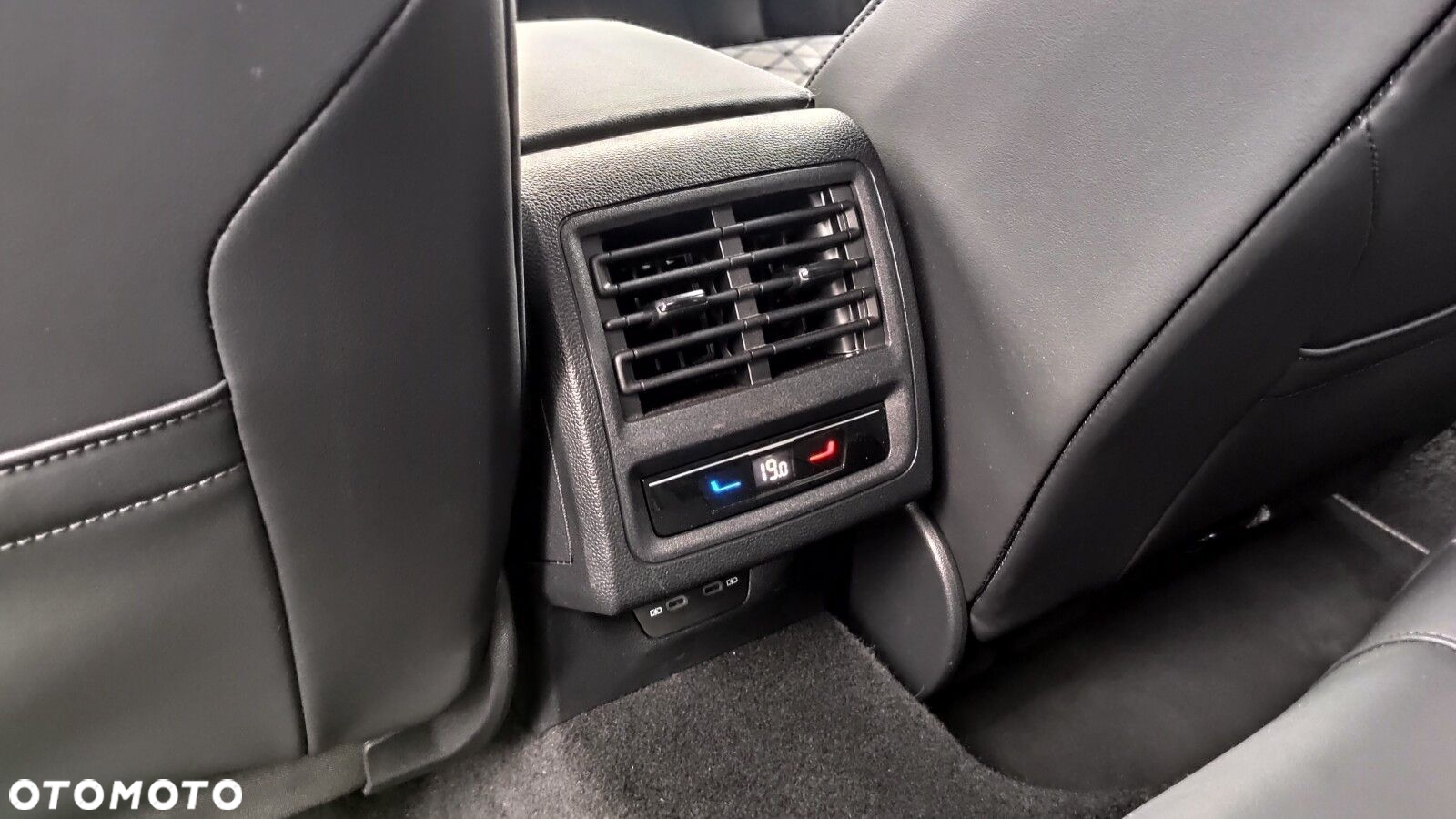 Volkswagen Golf - 36
