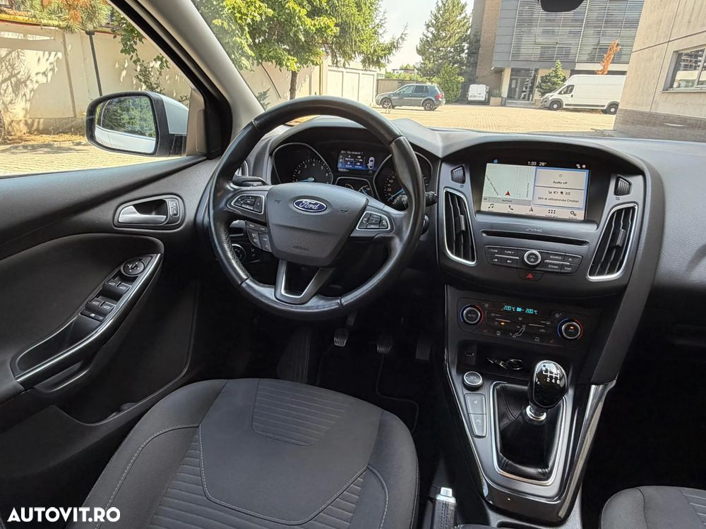 Ford Focus 1.0 EcoBoost Titanium - 4