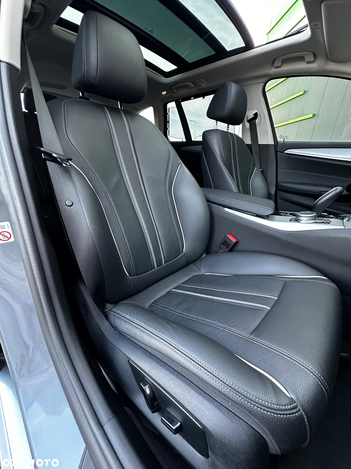 BMW Seria 5 520d xDrive Touring - 11