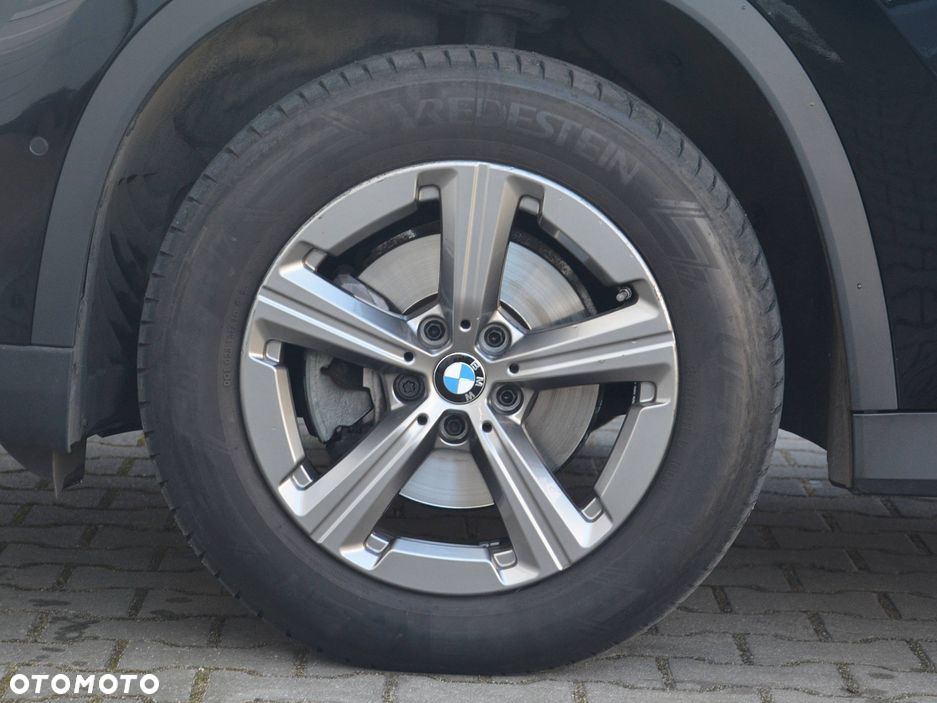 BMW X1 xDrive20d mHEV - 13