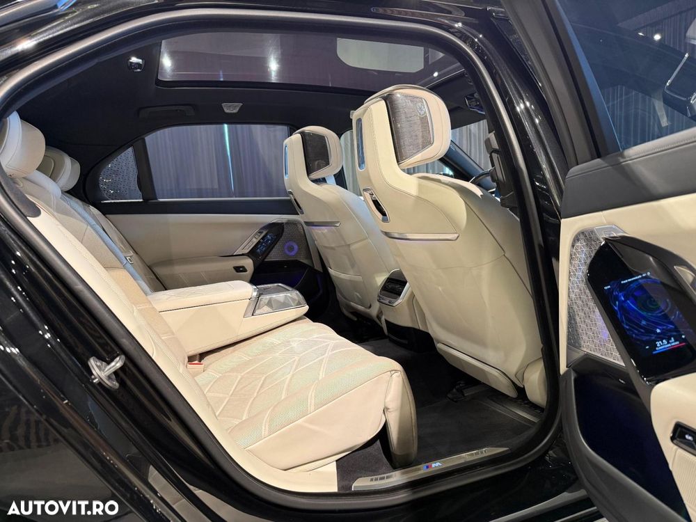 BMW Seria 7 740d xDrive - 33