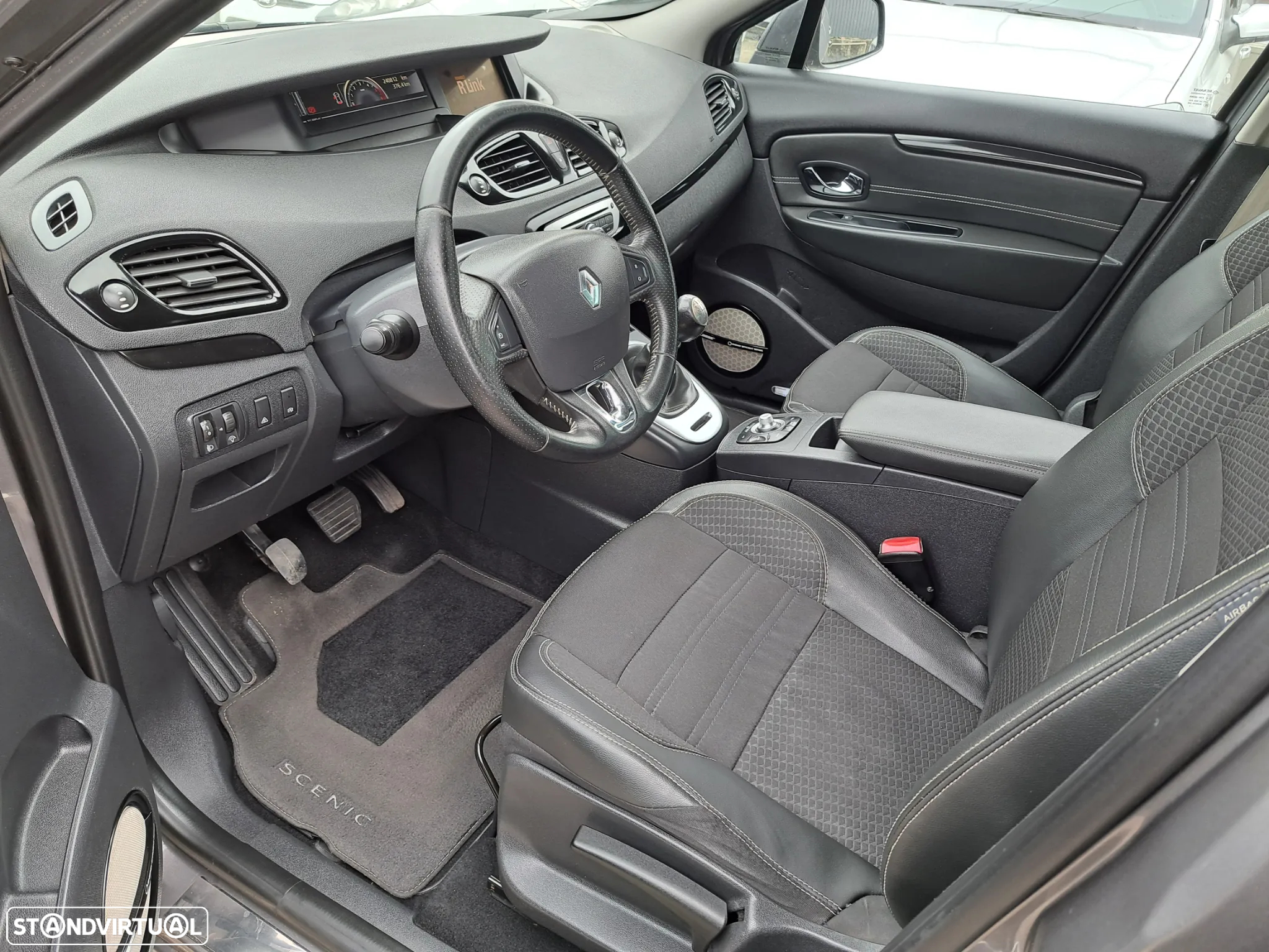 Renault Grand Scénic 1.5 dCi Bose Edition SS - 6
