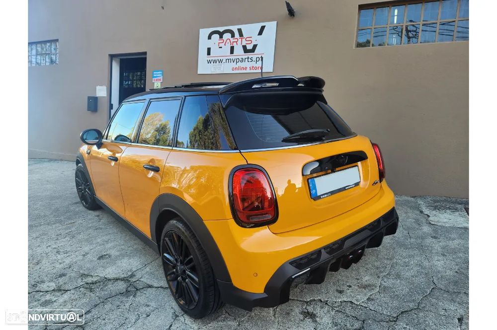 Body Kit jcw Mini Cooper F55 (2014 a 2021) 5 Portas Look LCI 2021 - 3