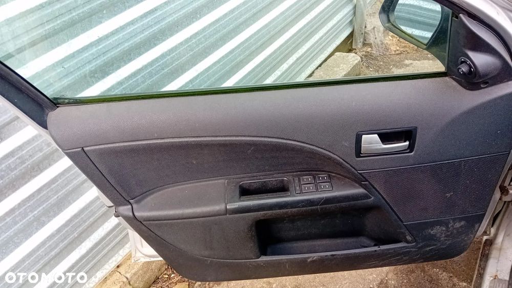 Tylko Części Ford Mondeo MK3 2.0 16V 146KM / 107kW CJBA 00-02r Kombi Lakier 60 - 7