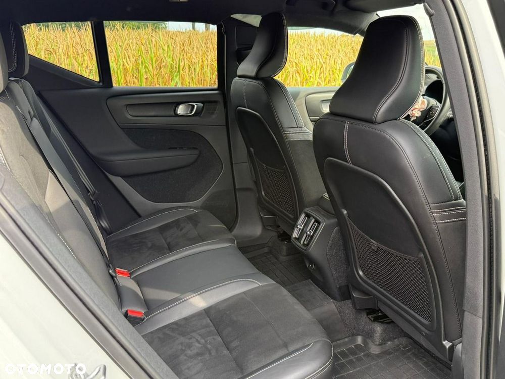 Volvo XC 40 B4 B AWD DKG RDesign - 17