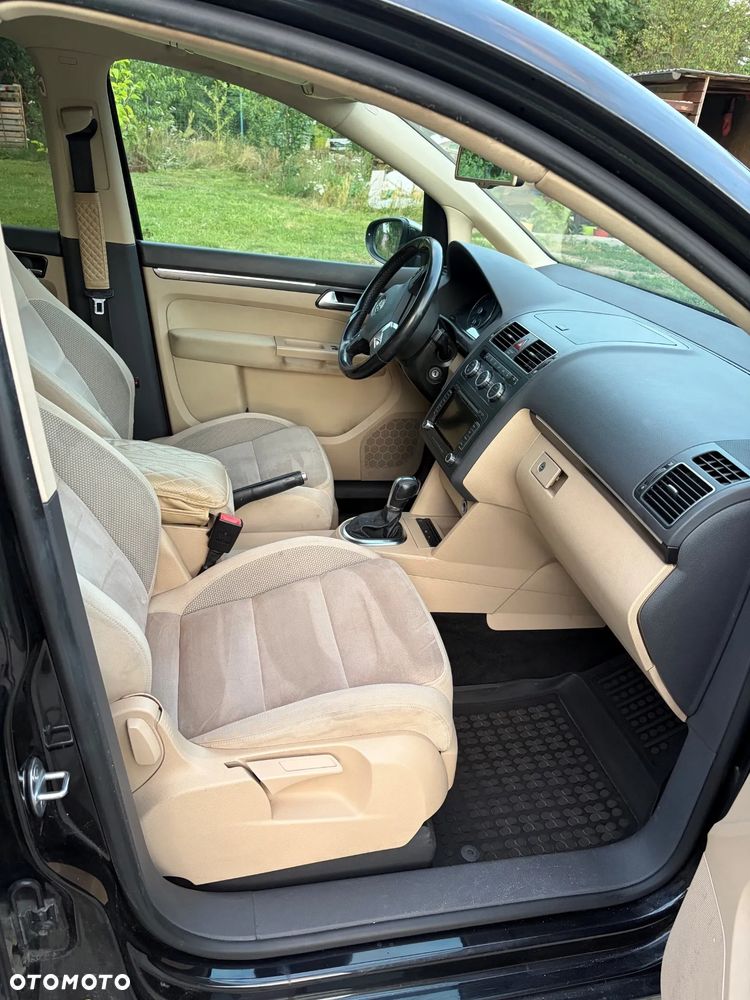 Volkswagen Touran 2.0 TDI DPF Highline DSG - 5