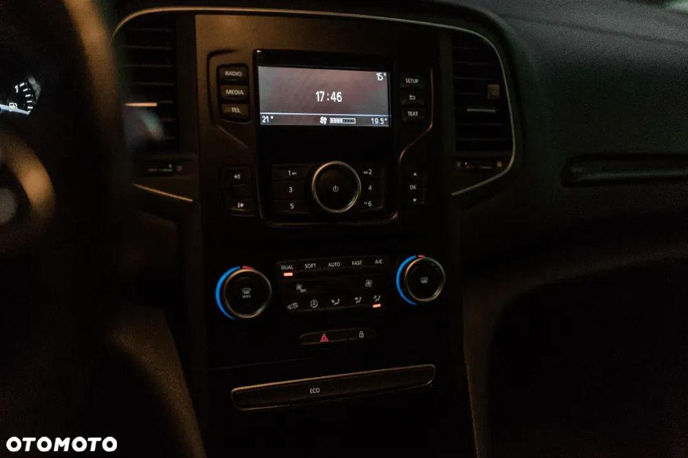 Renault Megane 1.6 SCe Zen - 11