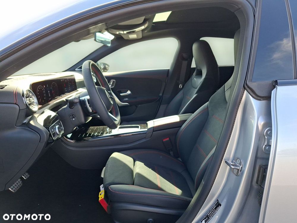 Mercedes-Benz CLA - 15