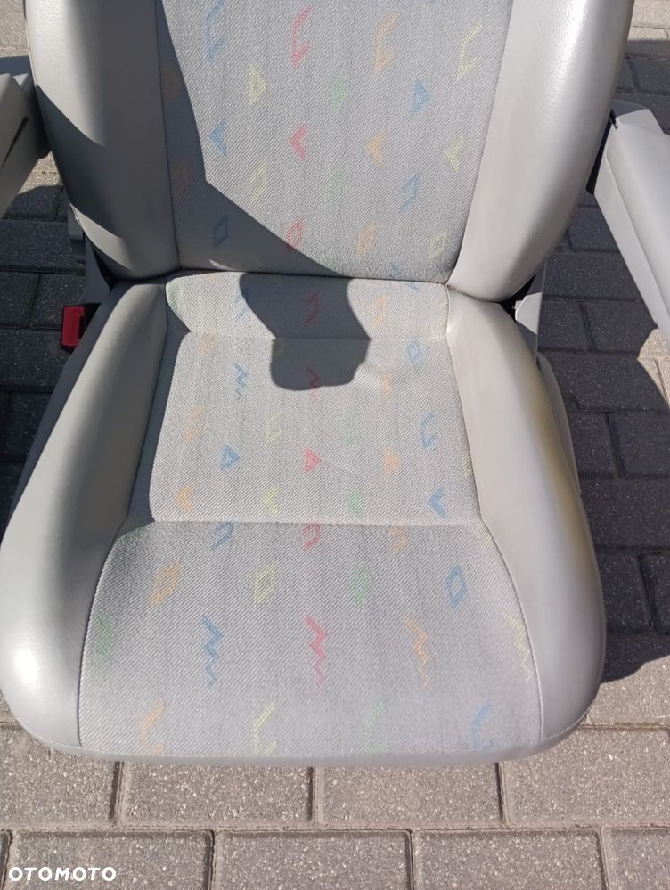 Fotel kierowcy z podłokietnikami podgrzewany VW T5 - 6