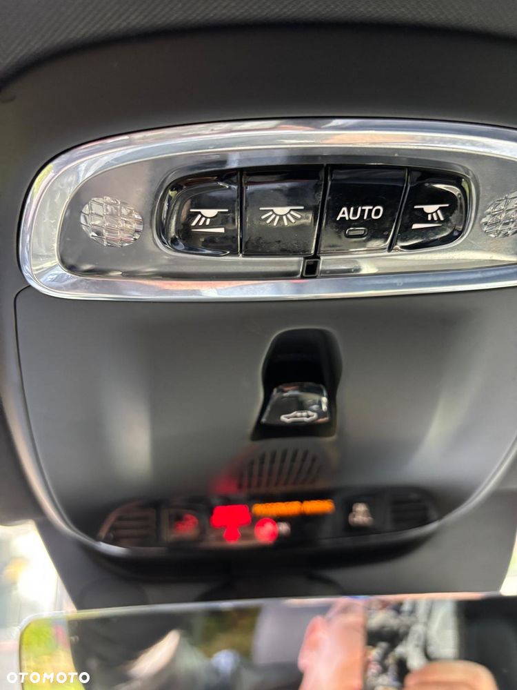 Volvo XC 90 T8 AWD Plug-In Hybrid Momentum 7os - 27