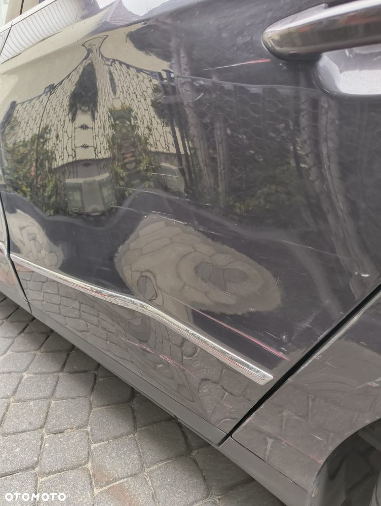 Volkswagen Passat - 13