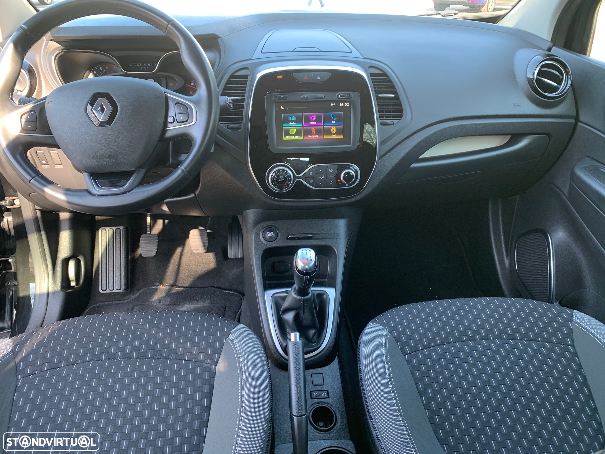 Renault Captur 1.0 TCe Exclusive - 12