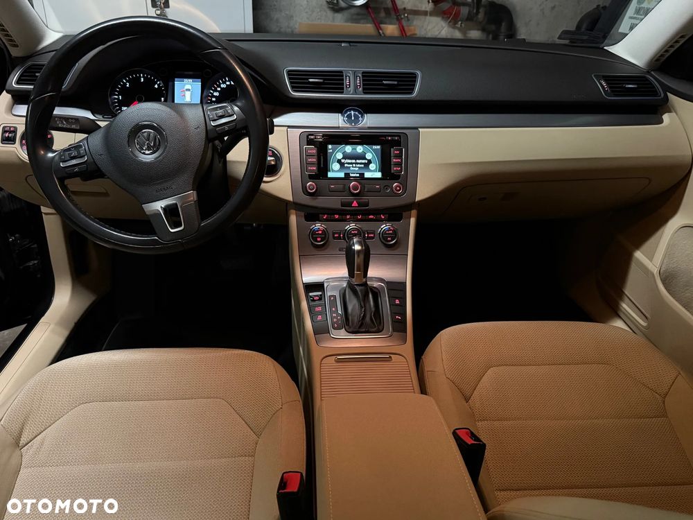 Volkswagen Passat Variant 2.0 TDI DSG BlueMotion Technology Highline - 9