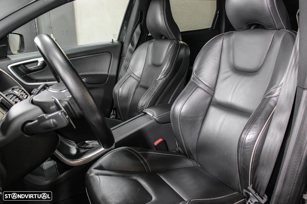 Volvo XC 60 2.0 D4 R-Design Geartronic - 9