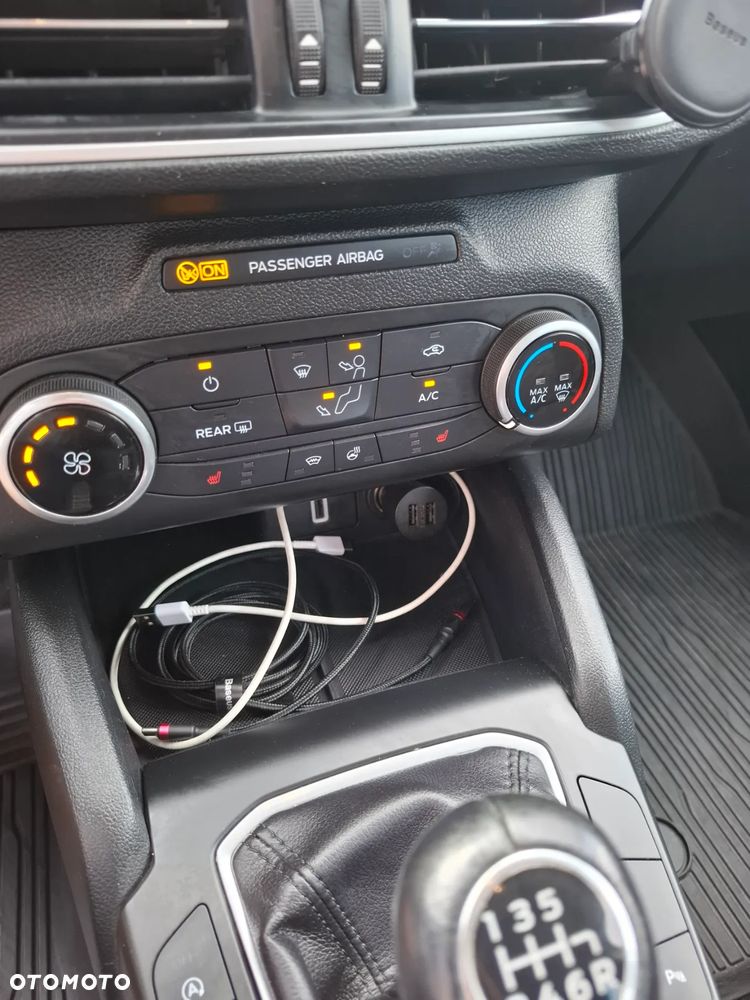 Ford Focus 1.0 EcoBoost Trend Edition - 10