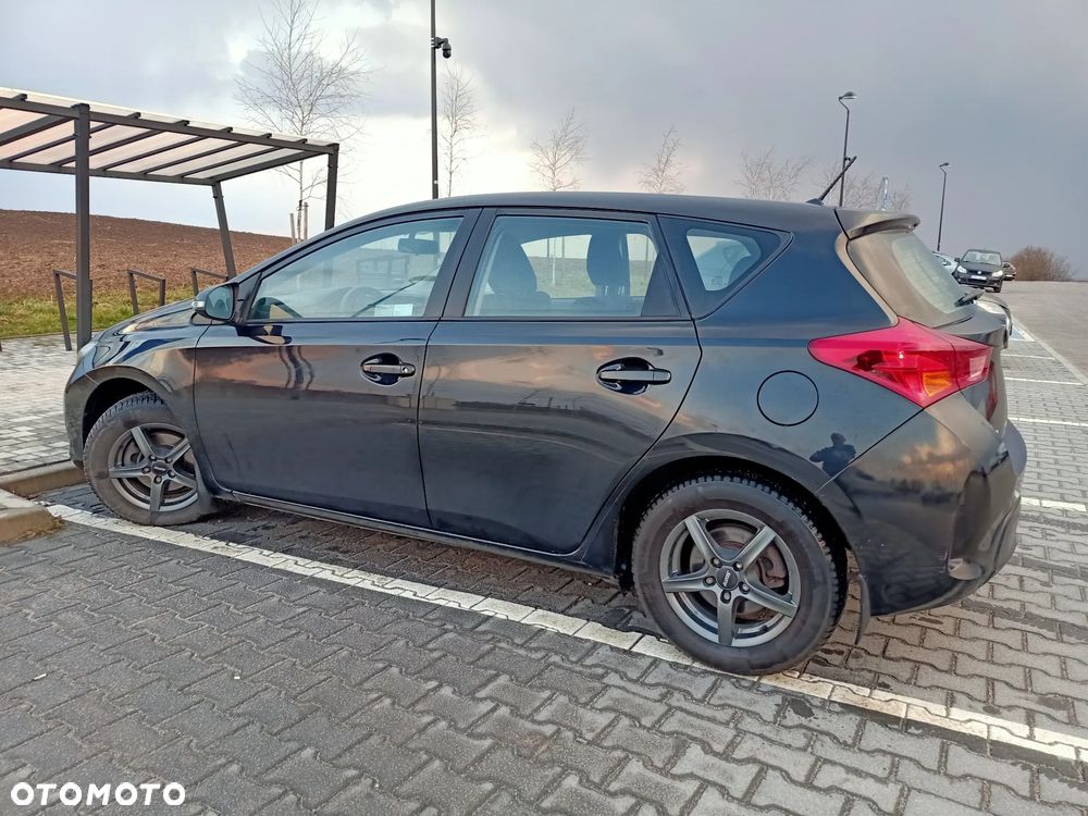 Toyota Auris - 11