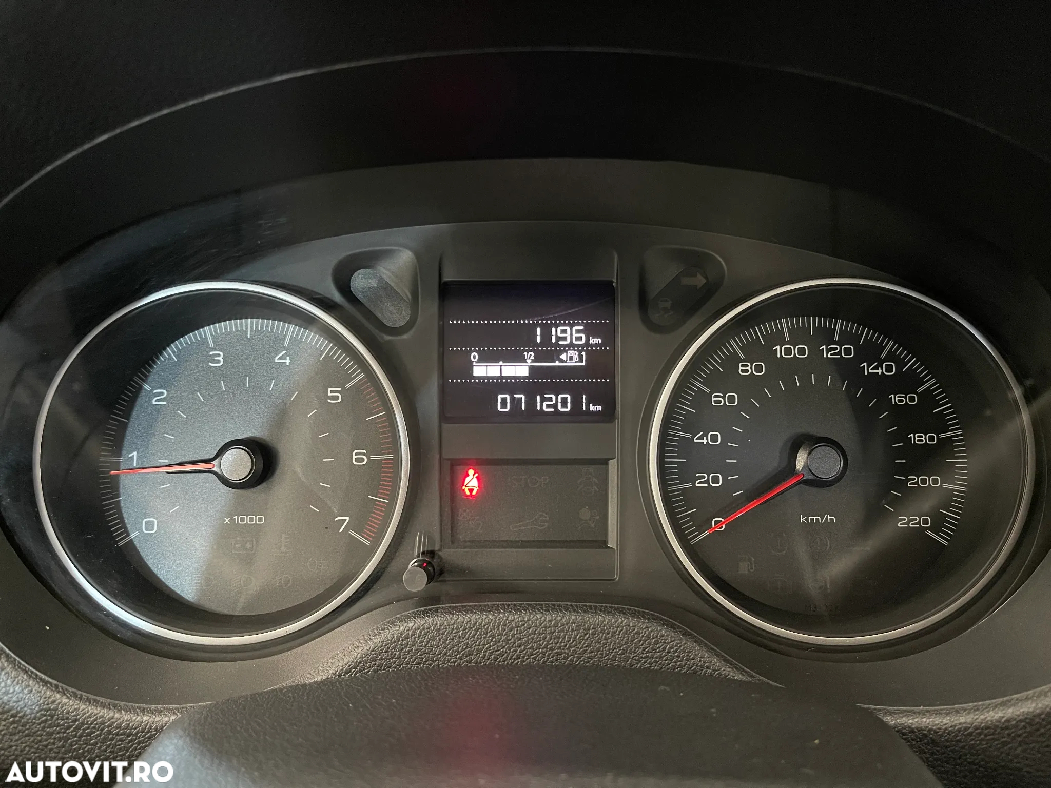 Peugeot 301 1.5 BlueHDI FAP Allure - 20