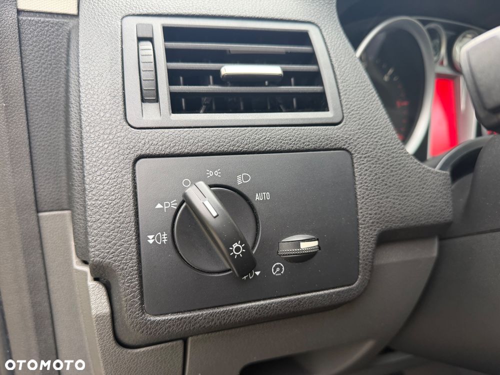 Ford Kuga 2.0 TDCi 4x4 Titanium - 26