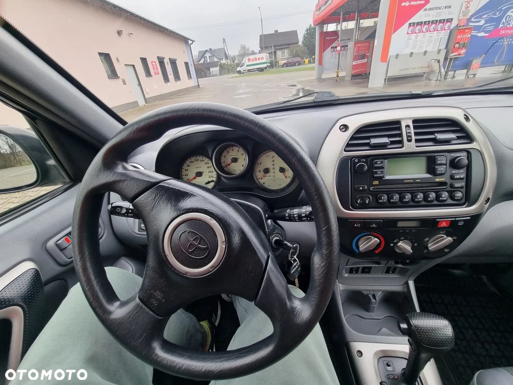 Toyota RAV4 2.0 VVT-i 4x4 - 7