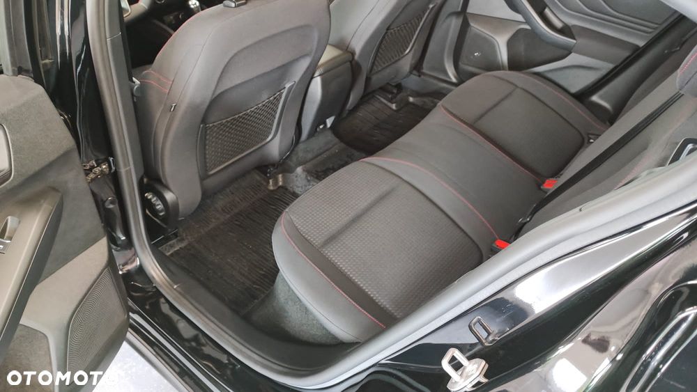 Ford Focus 1.5 EcoBoost ST-Line - 13