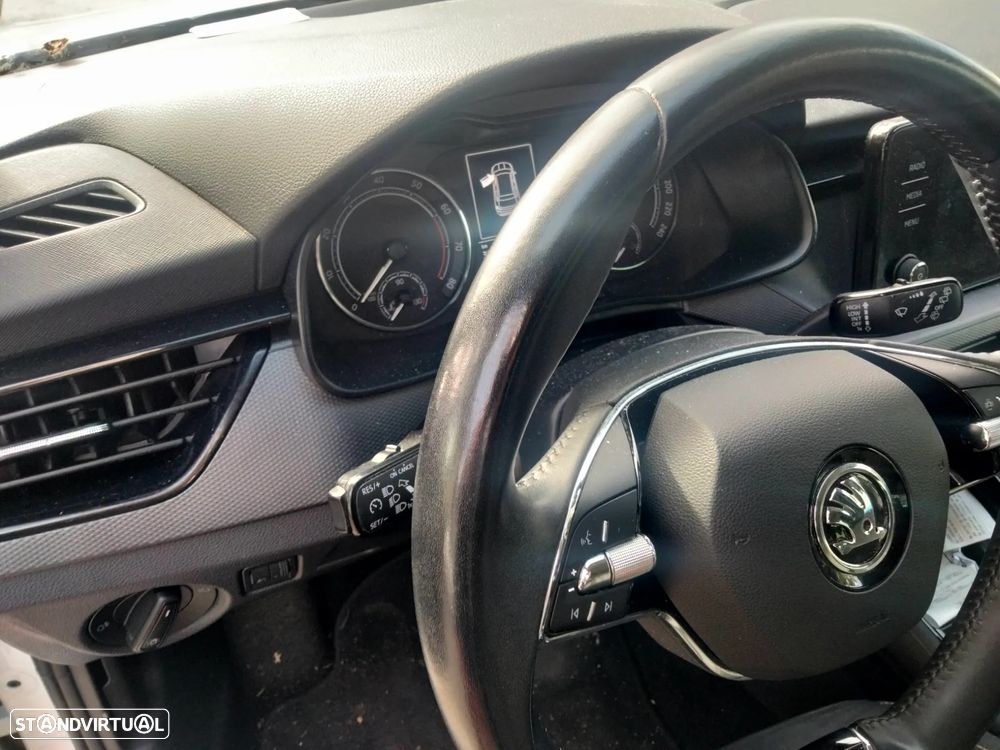 Skoda Kamiq 1.0 TSI Ambition DSG - 9