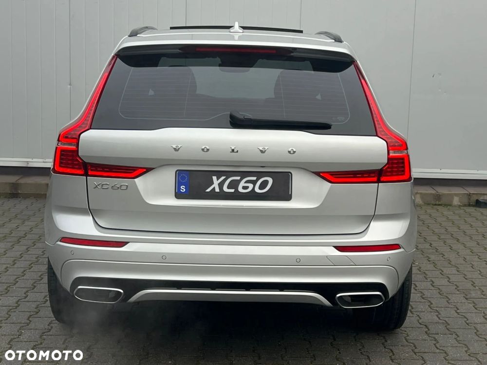 Volvo XC 60 T5 R-Design - 9