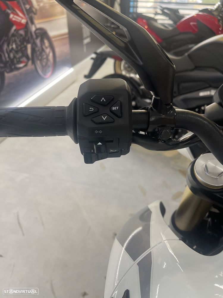 Bajaj Pulsar NS BAJAJ pulsar ns 400 - 7