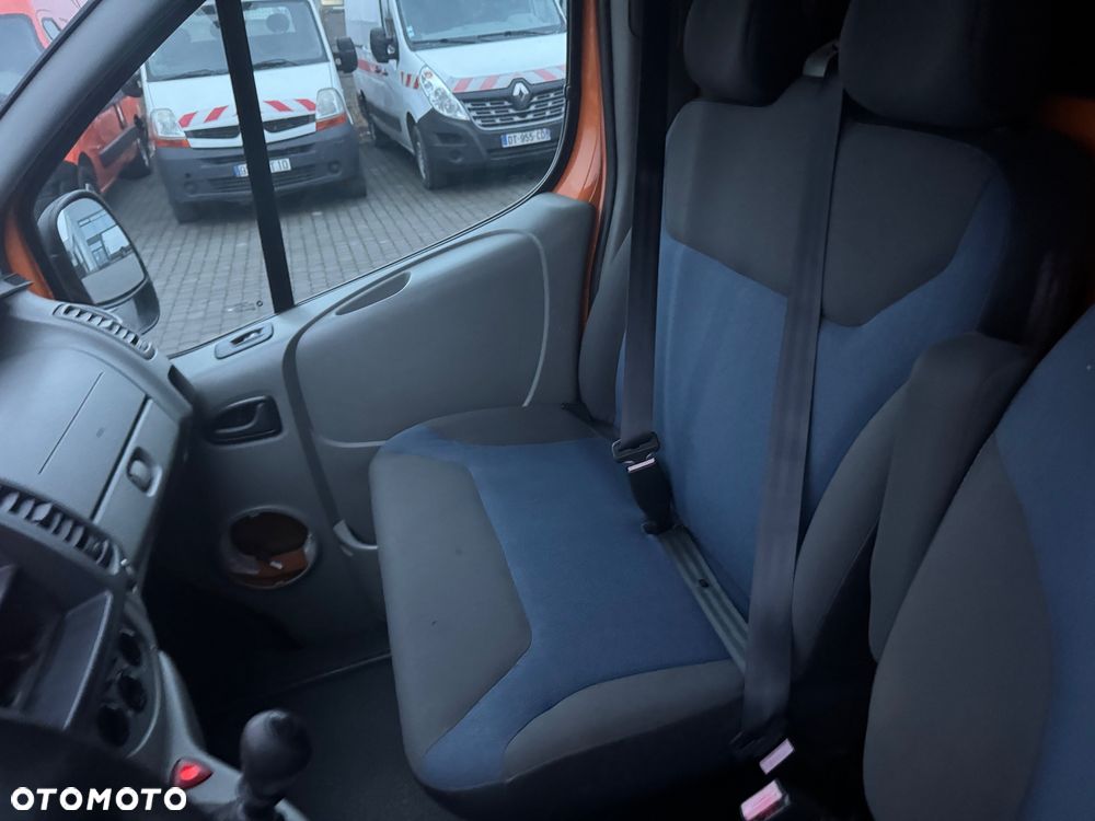 Renault Trafic 2010r L3H3 Max maxi długi wysoki  2.0DCi - 12