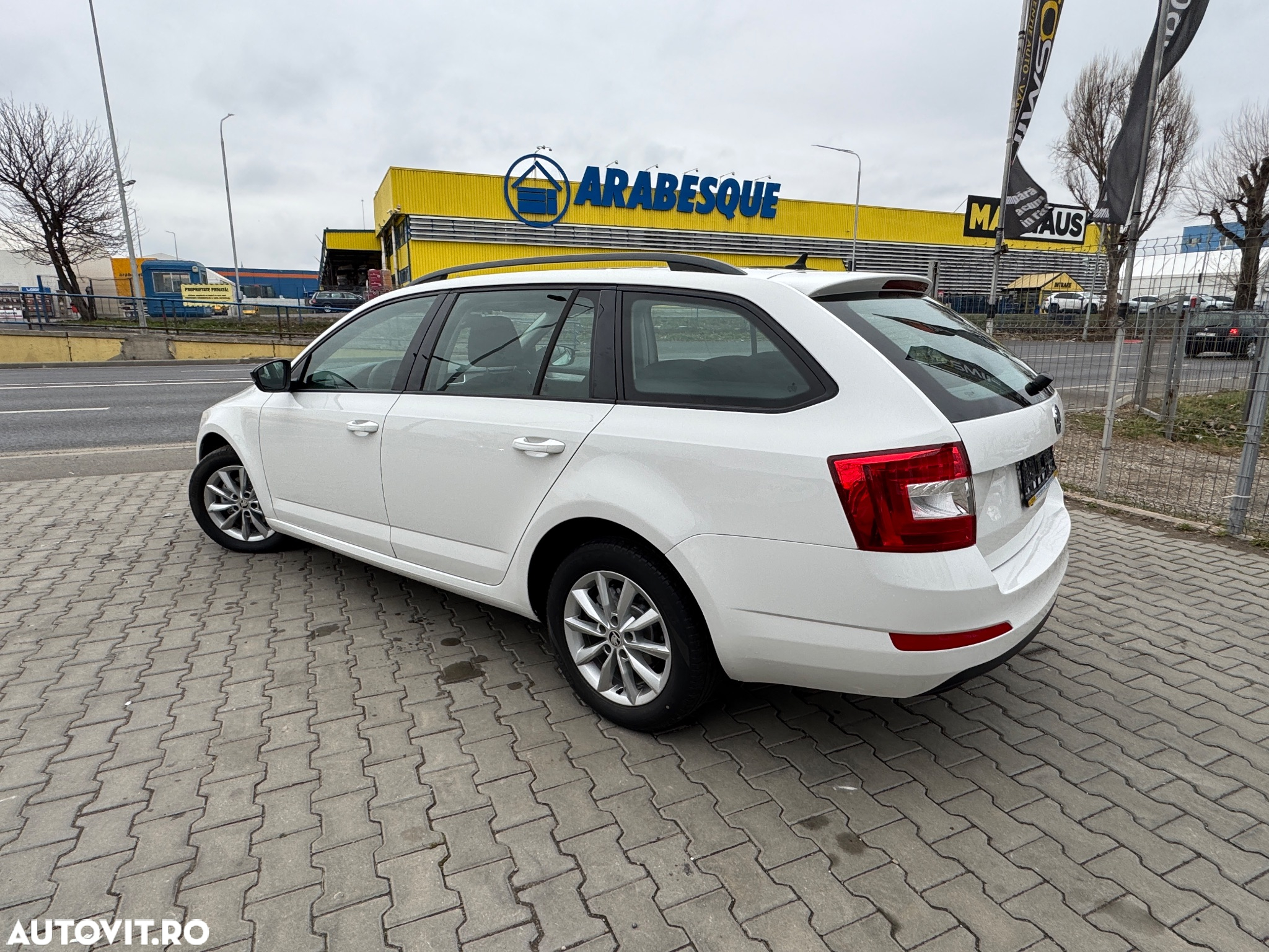 Skoda Octavia 2.0 TDI DSG Ambition - 4