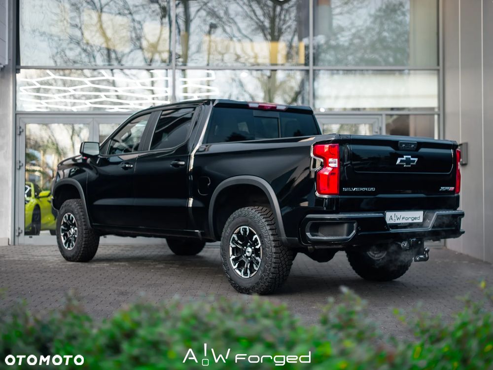 Chevrolet Silverado - 10