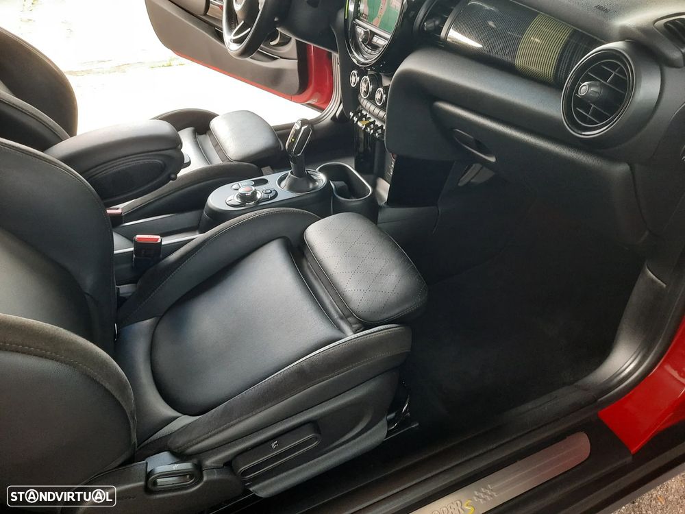 MINI 3 Portas Cooper SE Premium Extra Resolute Edition - 40