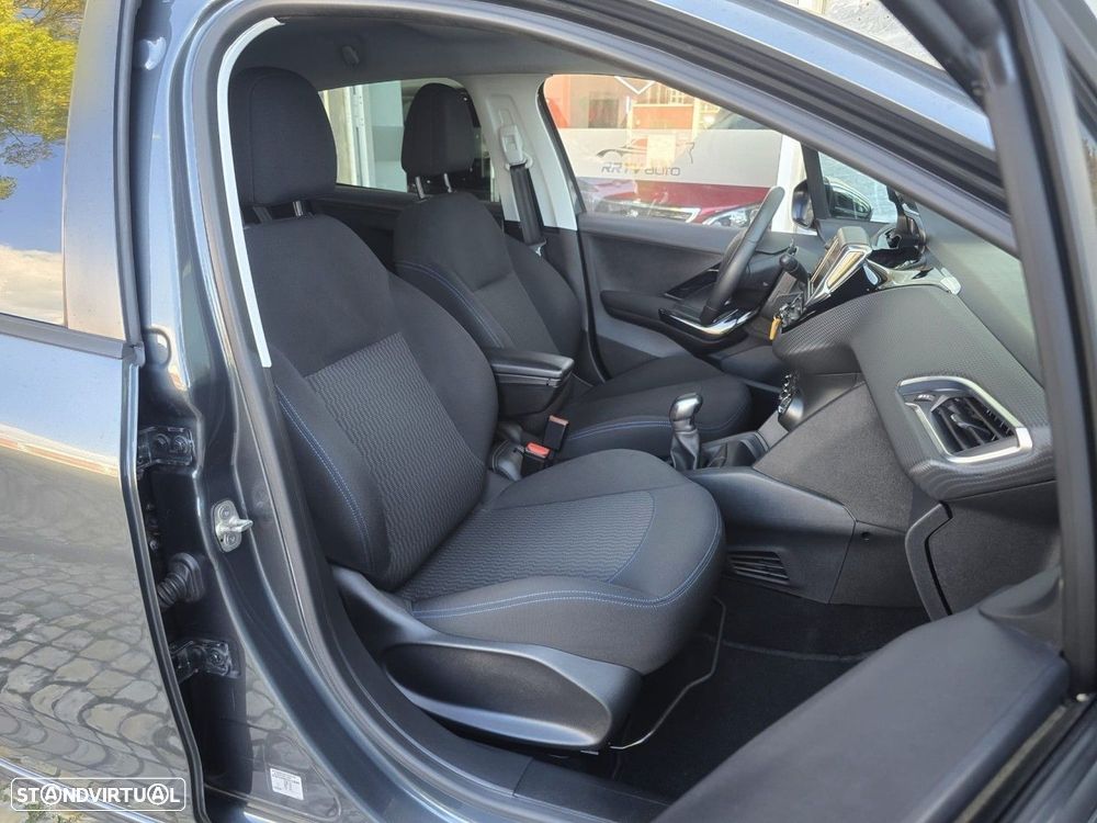 Peugeot 208 1.2 PureTech Style - 7