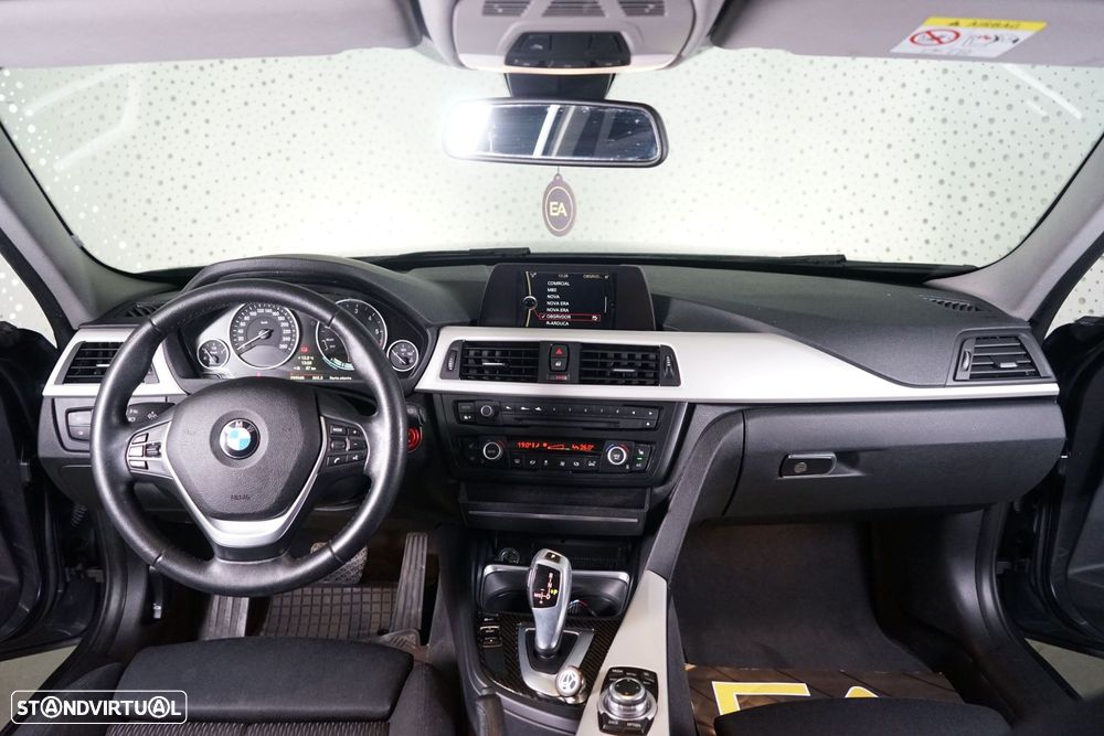 BMW 320 d Touring Auto Exclusive - 16