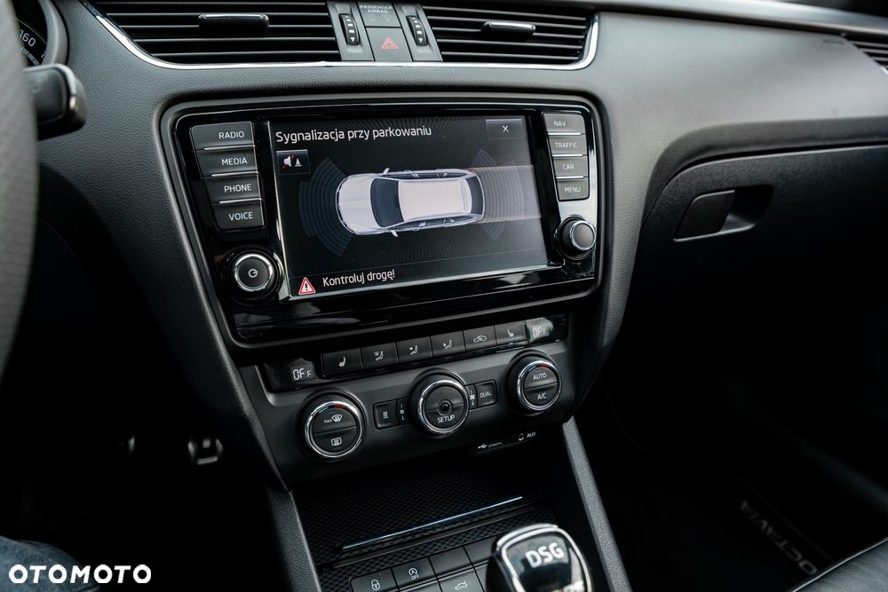 Skoda Octavia 2.0 TDI DSG RS - 37
