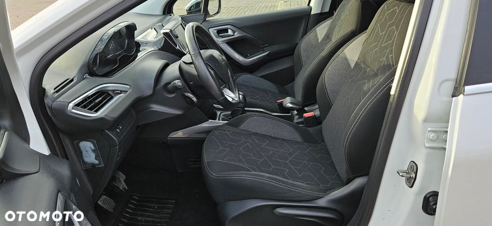 Peugeot 2008 PureTech 82 Allure - 5