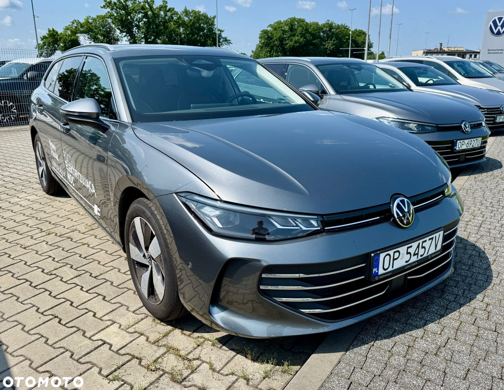 Volkswagen Passat - 4