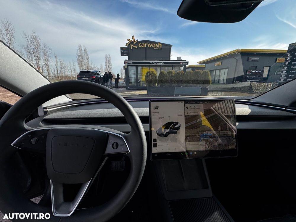 Tesla Model 3 - 7