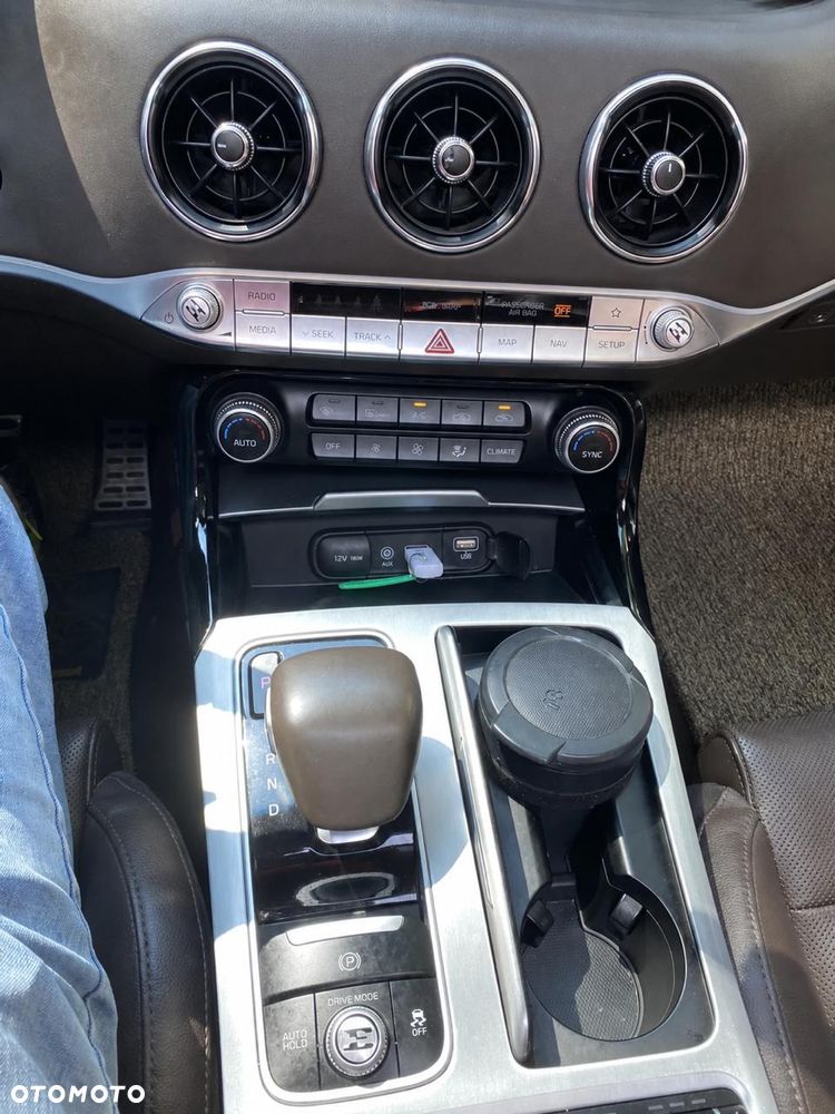 Kia Stinger - 10